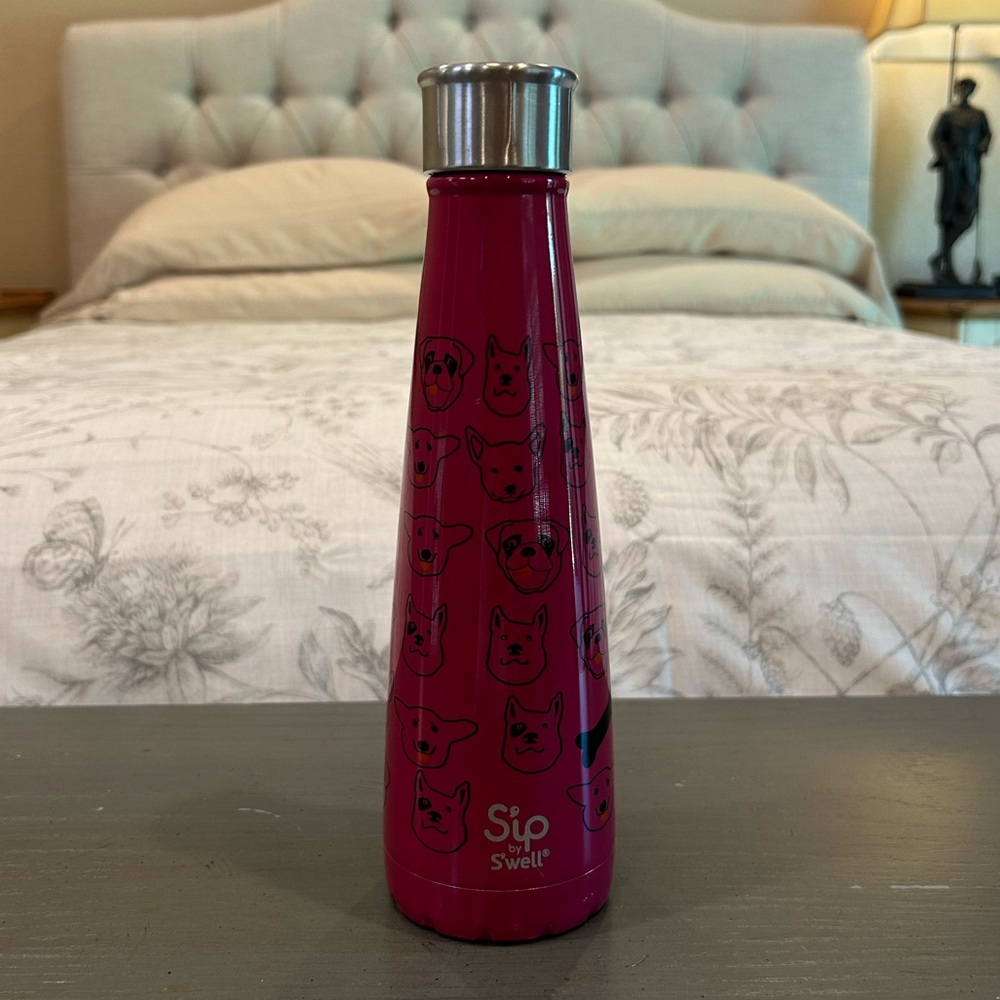 Sip by Swell 15 oz/450 ml Burgandy Colored Dog Graphic Water Hydration Bottle